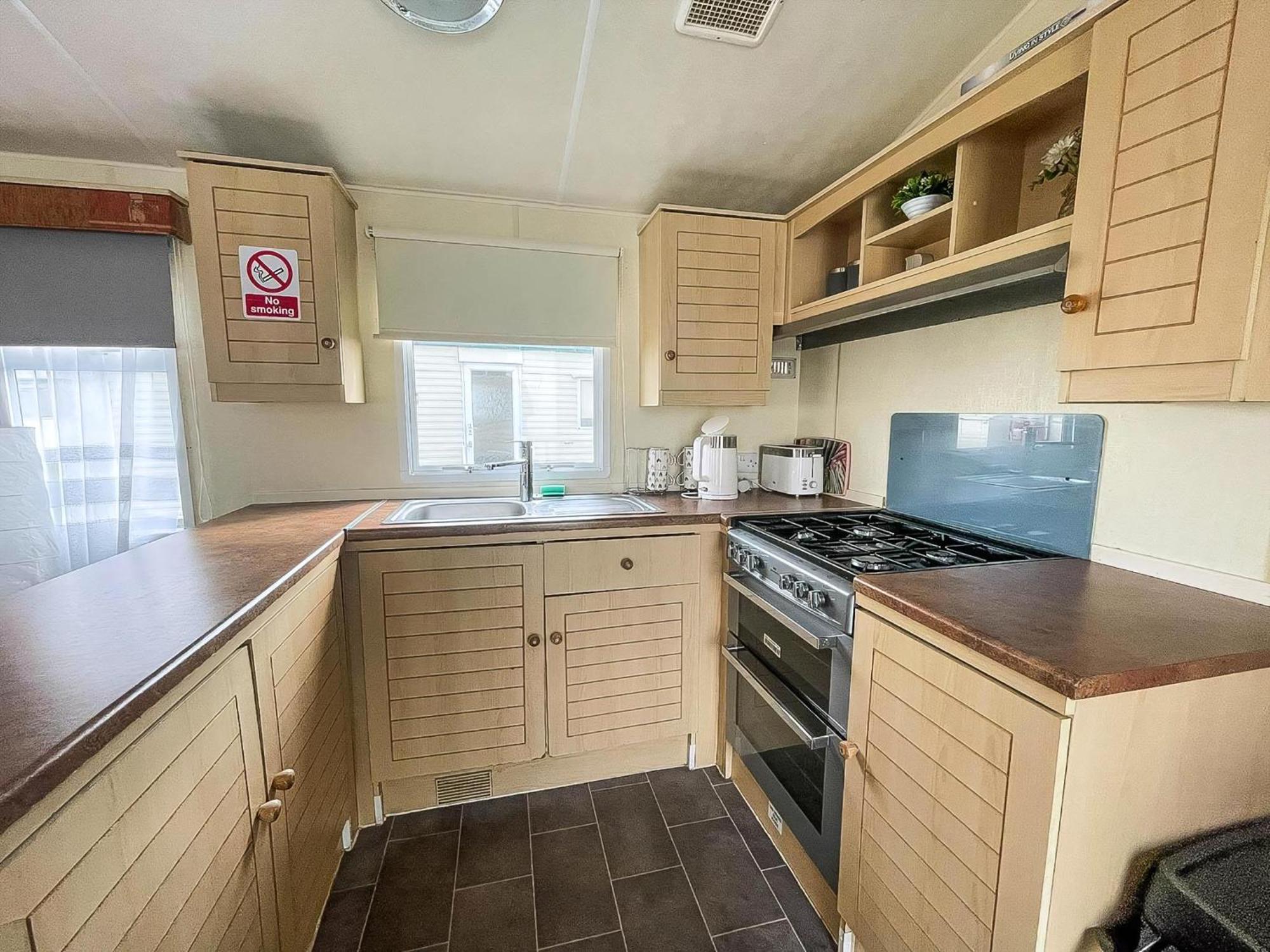 Caravan For Hire At St Osyth Beach Holiday Park In Essex Ref 28107Y Clacton-on-Sea Extérieur photo
